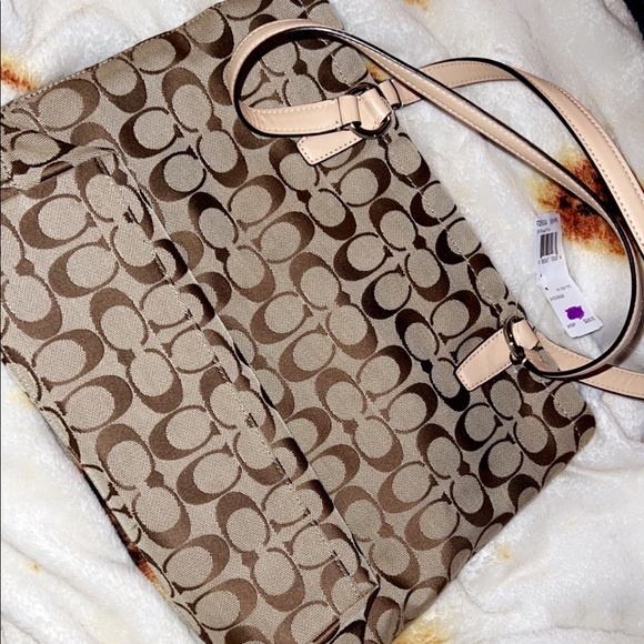 Coach purse. - Picture 2 of 3